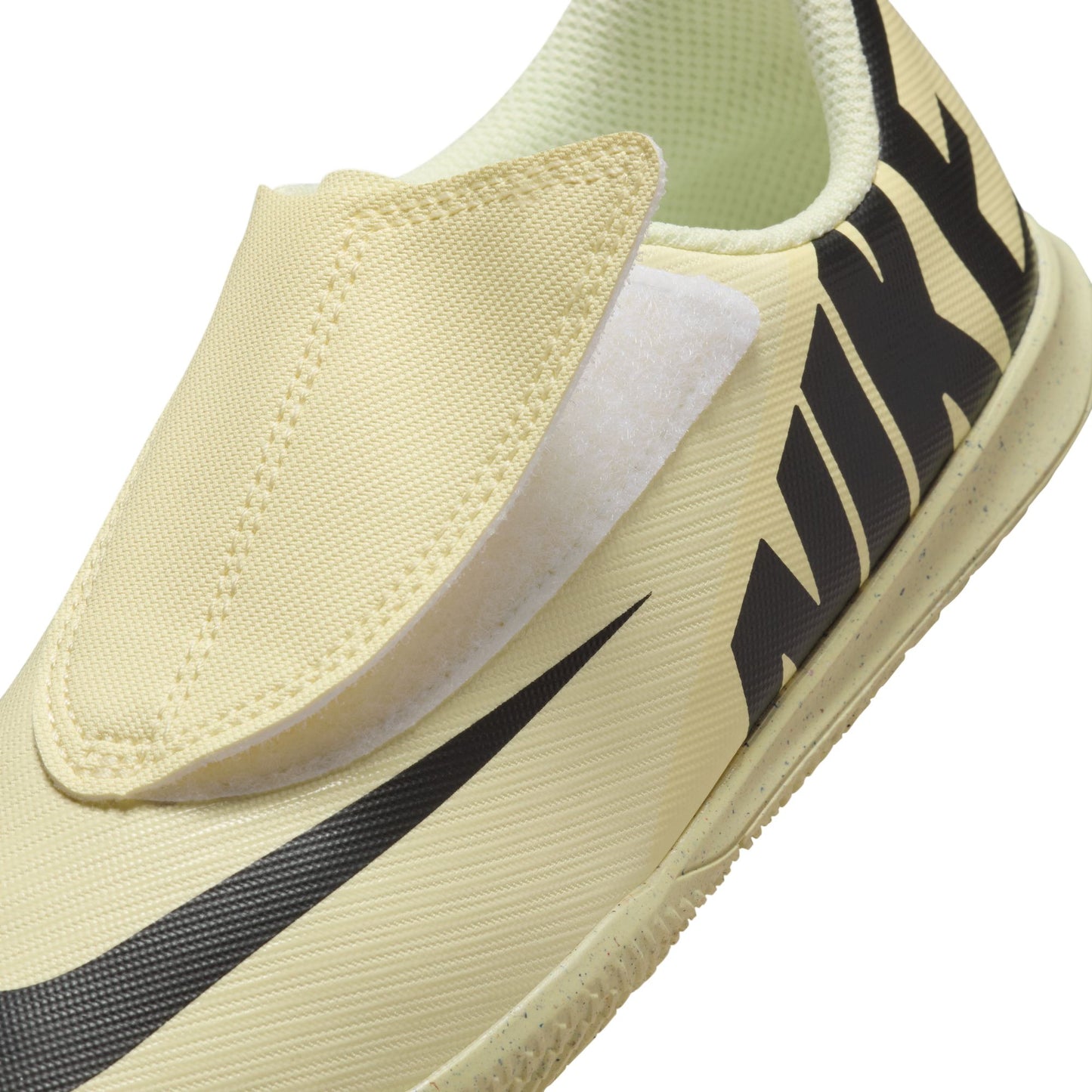 Nike Junior Mercurial Vapor 15 Club IN Indoor Soccer Shoes -Lemonade/ Black